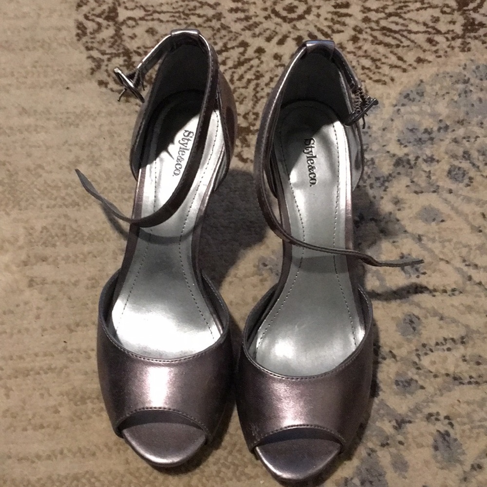 WARM silver  3” heels